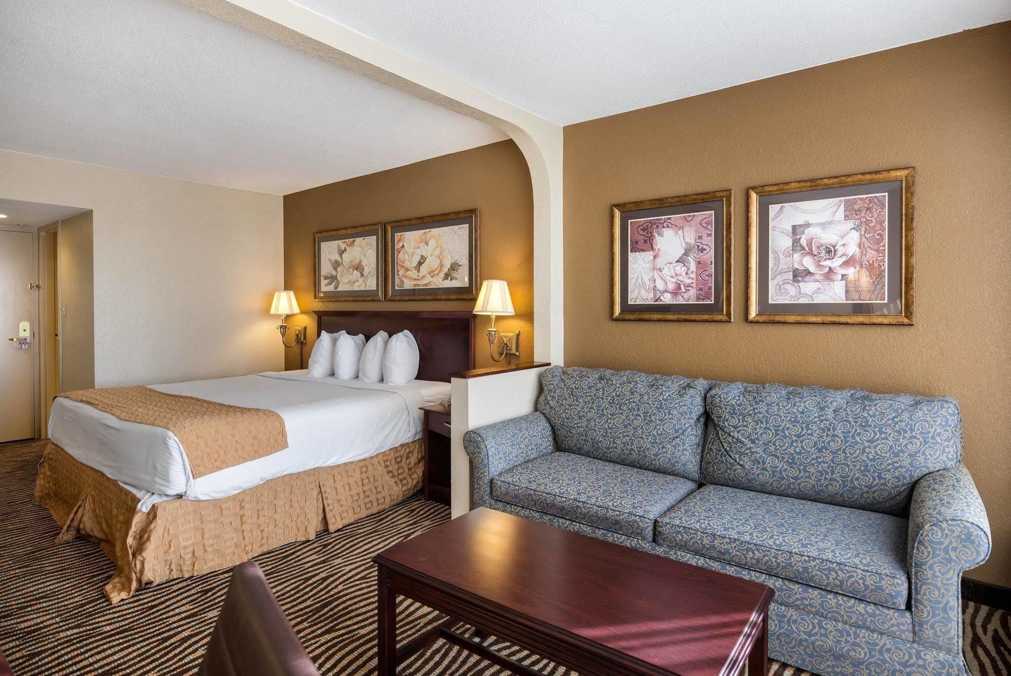 Quality Inn Near Hampton Coliseum ภายนอก รูปภาพ