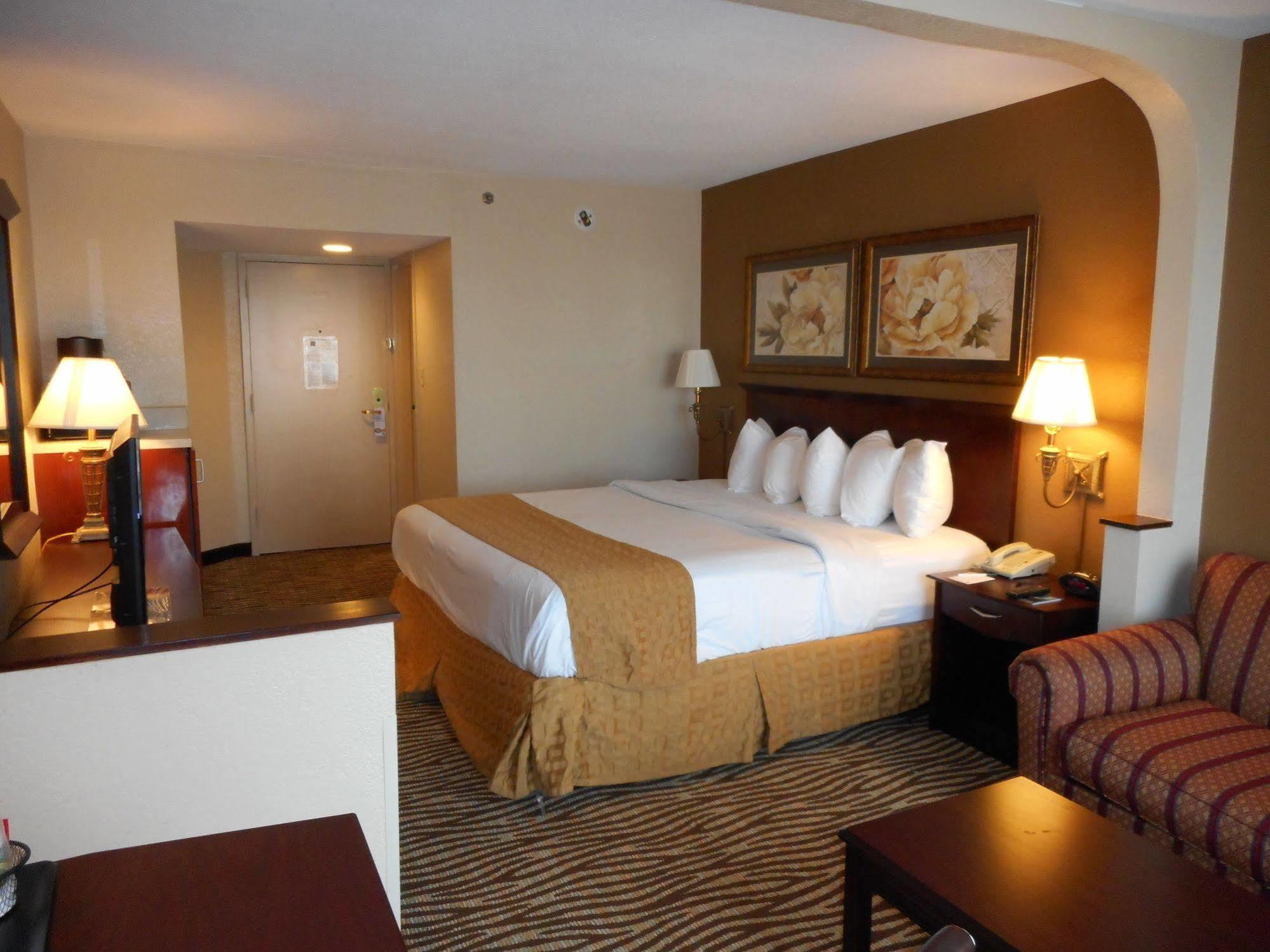 Quality Inn Near Hampton Coliseum ภายนอก รูปภาพ