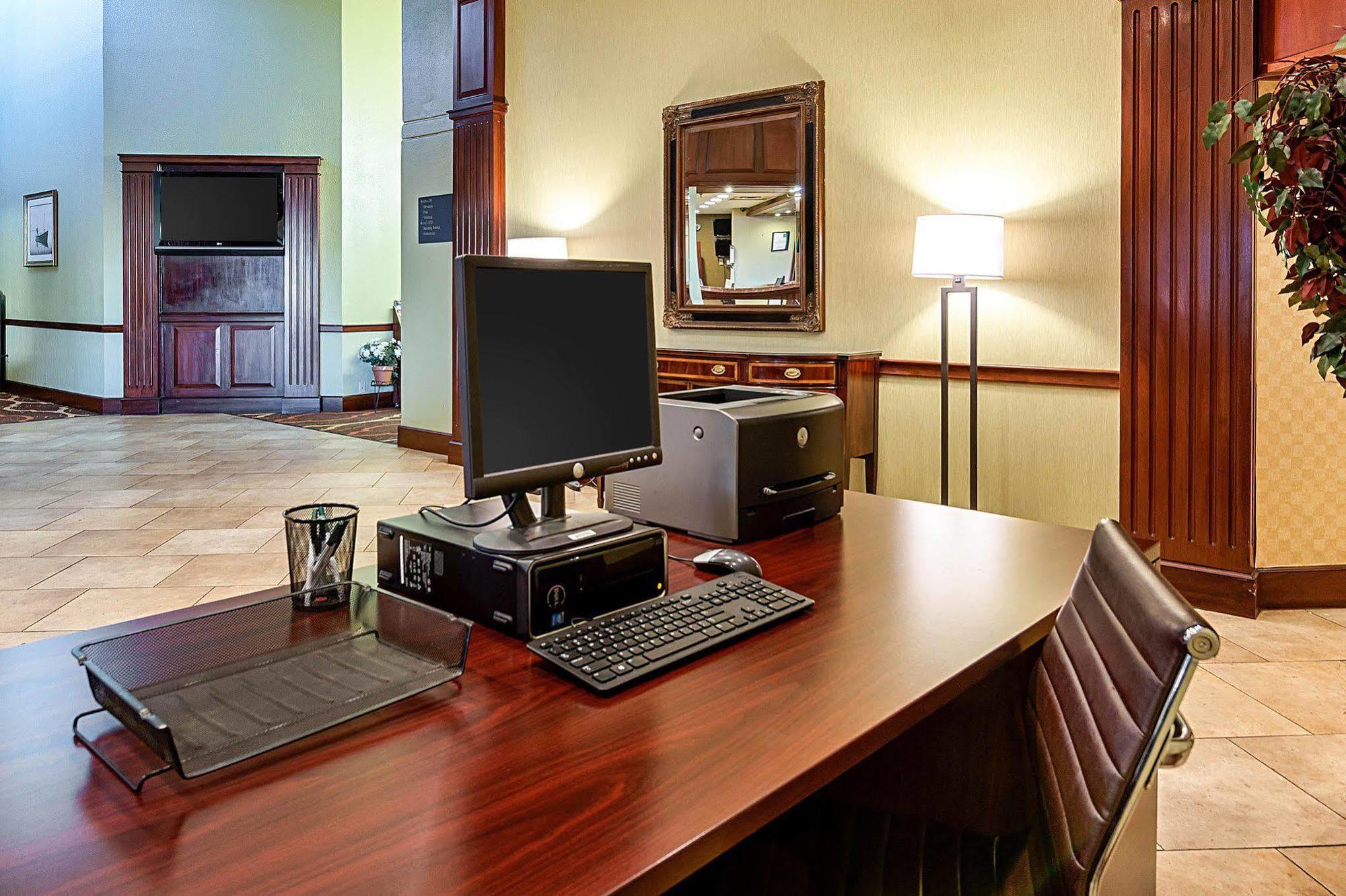 Quality Inn Near Hampton Coliseum ภายนอก รูปภาพ
